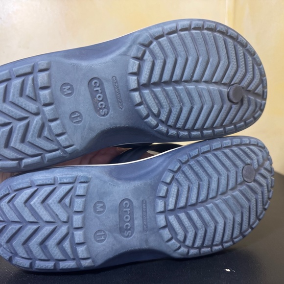 Crocs Flip Flop Sandals Mens Size 11 Blue Beach Vacation Slip on - Picture 6 of 7
